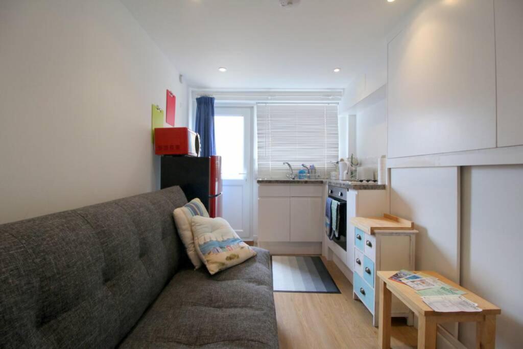 Pebbles Apartment By Air Premier Seaford Eksteriør billede